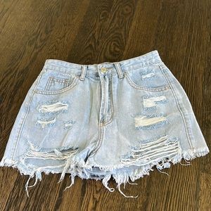 size small shein jean shorts never been worn brand new